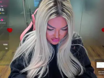 SarahStone  live sex cam