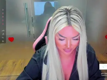 SarahStone  live sex cam