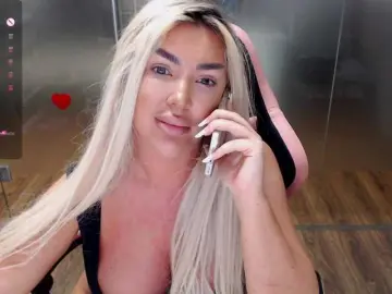SarahStone  live sex cam