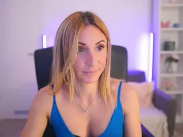 Cumwithsarah  live sex cam