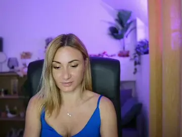 Cumwithsarah  live sex cam