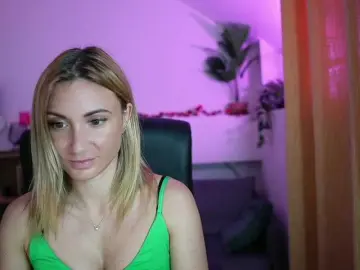 Cumwithsarah  live sex cam
