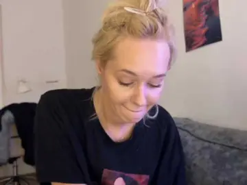 SweetMi333  live sex cam