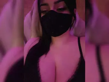 YennSI  live sex cam