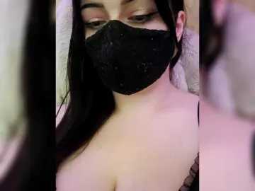 YennSI  live sex cam