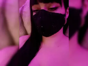 YennSI  live sex cam