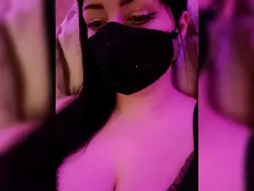 YennSI  live sex cam
