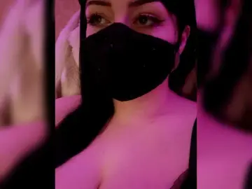 YennSI  live sex cam
