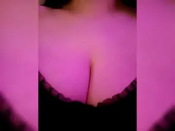 YennSI  live sex cam