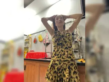 Bibi261  live sex cam