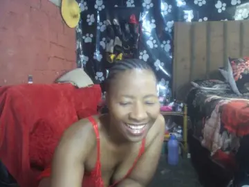 Curvypear  live sex cam