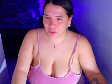 Karlathompson  live sex cam