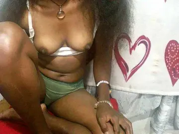 Santatriniaina  live sex cam