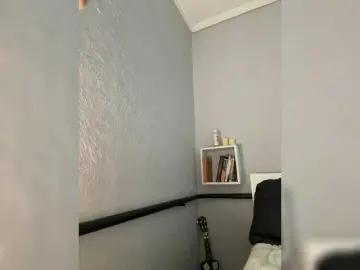 Julli-AZ1  live sex cam
