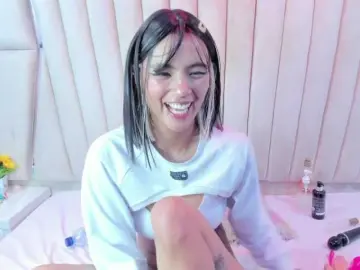 SaraLoveee  live sex cam