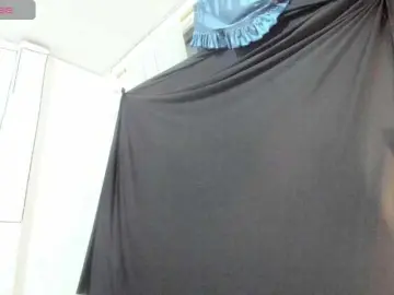 LatinaStepStar  live sex cam