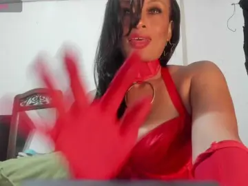 LatinaStepStar  live sex cam