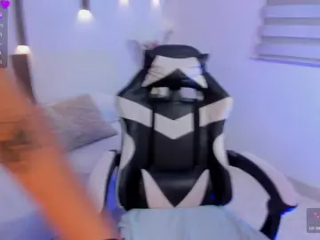 Penelope22x  live sex cam