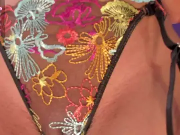 AmberLewis  live sex cam