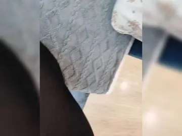 Angelia22  live sex cam