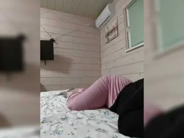 Angelia22  live sex cam
