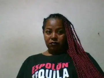 Barbie12  live sex cam