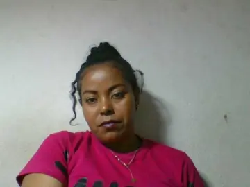 Barbie12  live sex cam