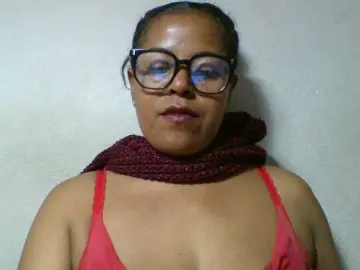 Barbie12  live sex cam