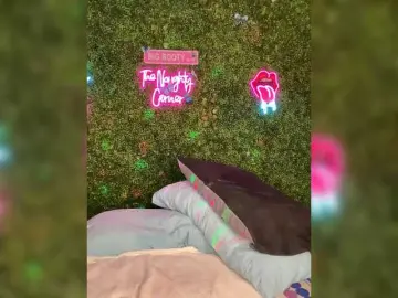 BigButtSarena  live sex cam