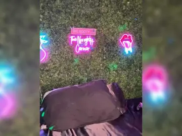 BigButtSarena  live sex cam