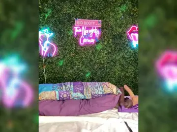 BigButtSarena  live sex cam