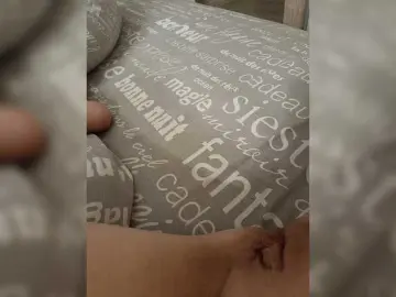 Koshecka77  live sex cam