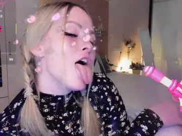 LibbyNora  live sex cam