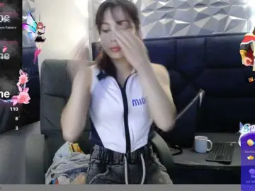-yuyi  live sex cam