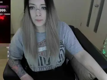 GeraBrown  live sex cam