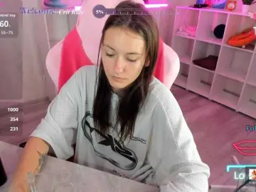 Golden-Whisper  live sex cam