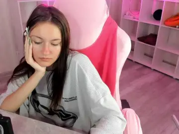 Golden-Whisper  live sex cam