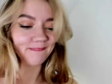 Milky-Wayxy  live sex cam