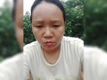 Lyna23  live sex cam