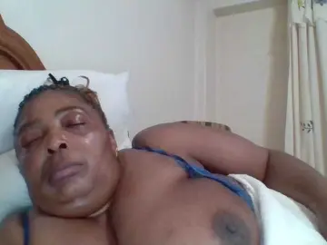 Pussylips53  live sex cam