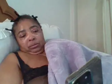 Pussylips53  live sex cam
