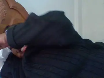 Pussylips53  live sex cam