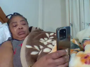 Pussylips53  live sex cam