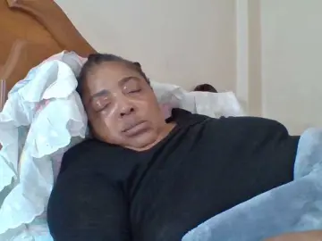 Pussylips53  live sex cam