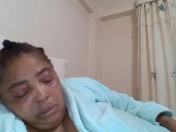 Pussylips53  live sex cam