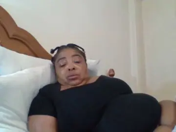 Pussylips53  live sex cam