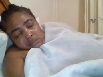 Pussylips53  live sex cam