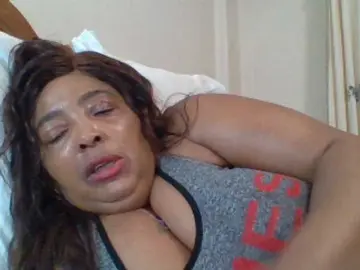 Pussylips53  live sex cam