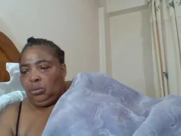Pussylips53  live sex cam