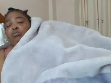 Pussylips53  live sex cam
